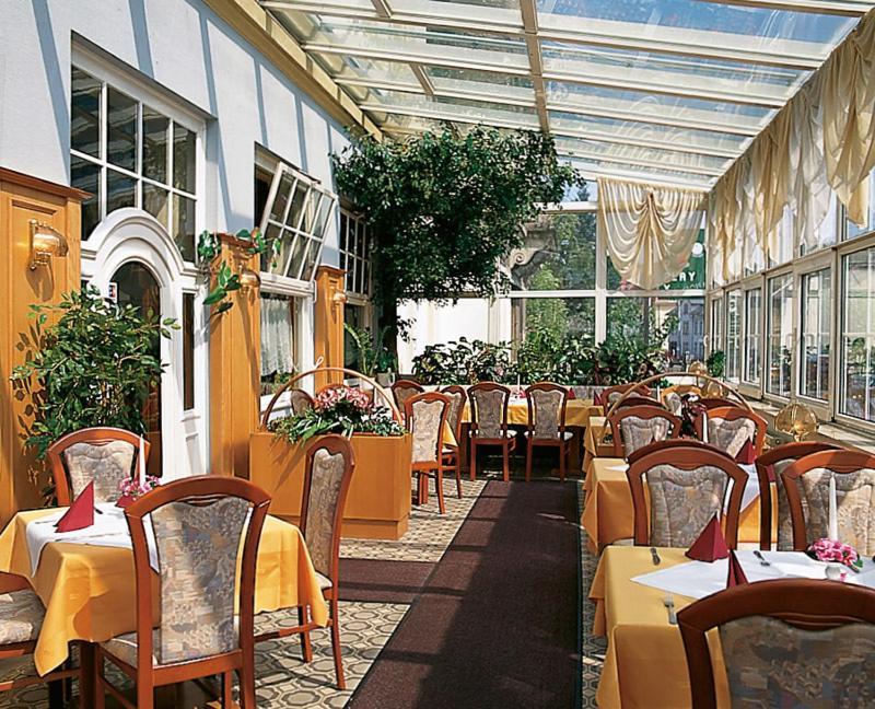 Hotel - Restaurant Kurhaus Klotzsche Дрезден Экстерьер фото